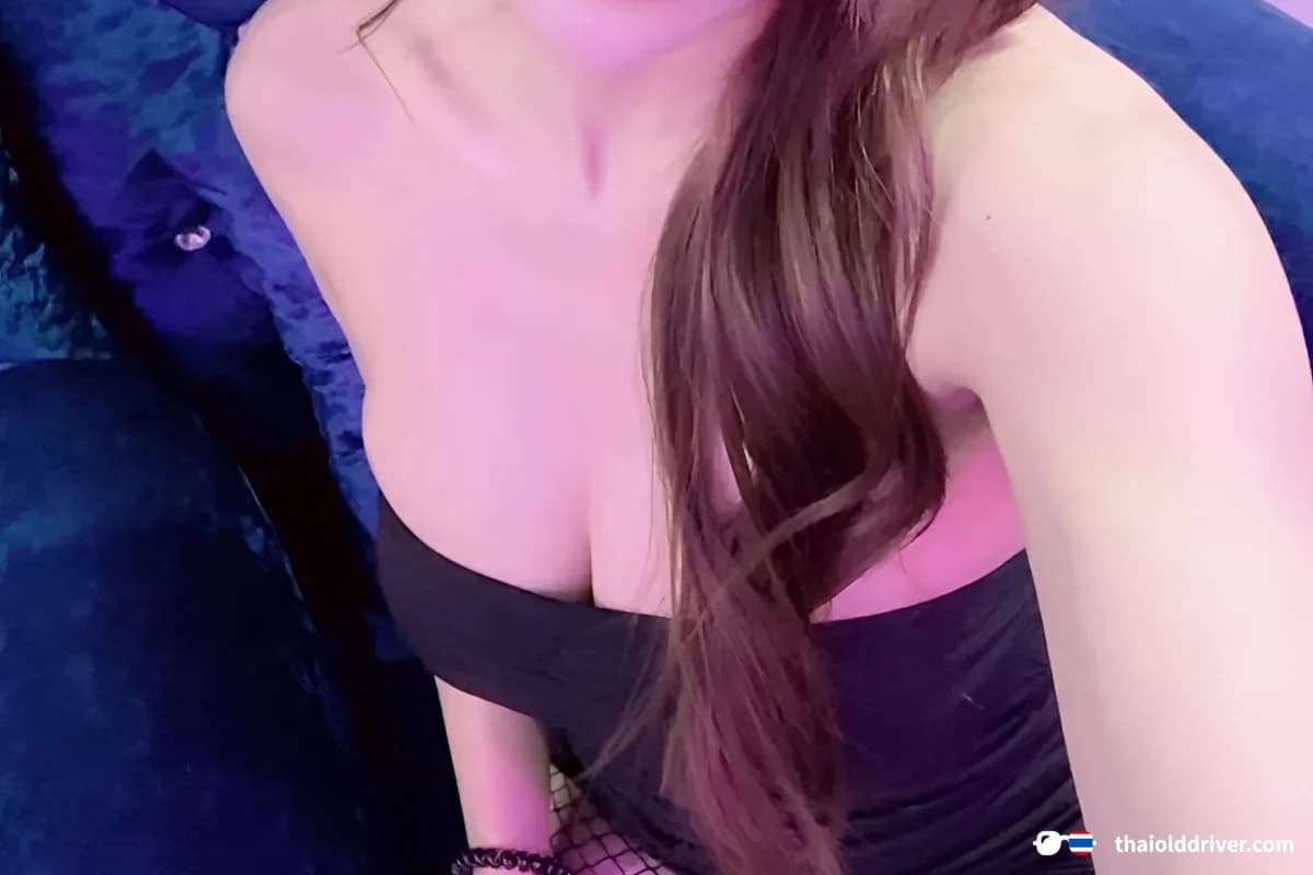 Barbie18 Massage: Lisa 柔式按摩 + Nuru
