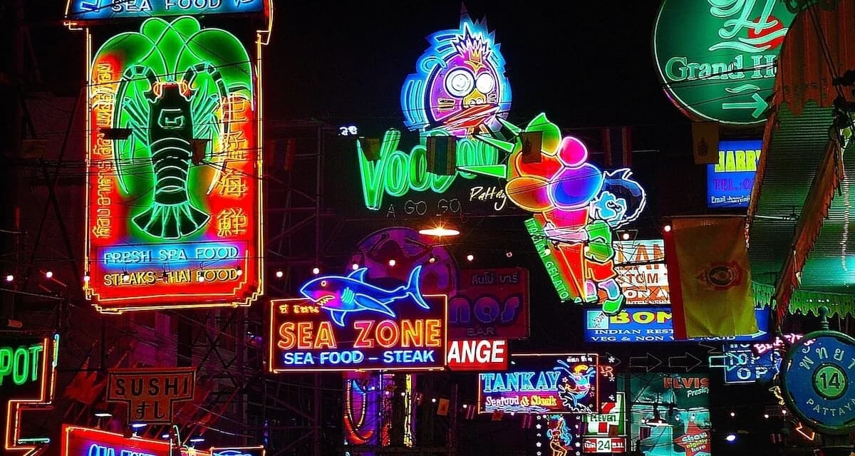 芭堤雅步行街 (Walking Street) 值得去的6家夜店