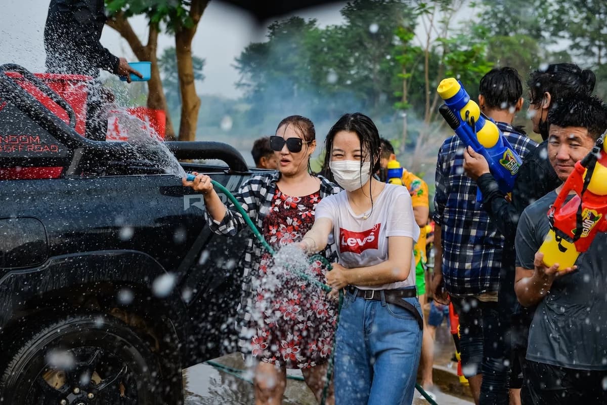 2026 泰国泼水节最狂攻略:泼水战场全公开
