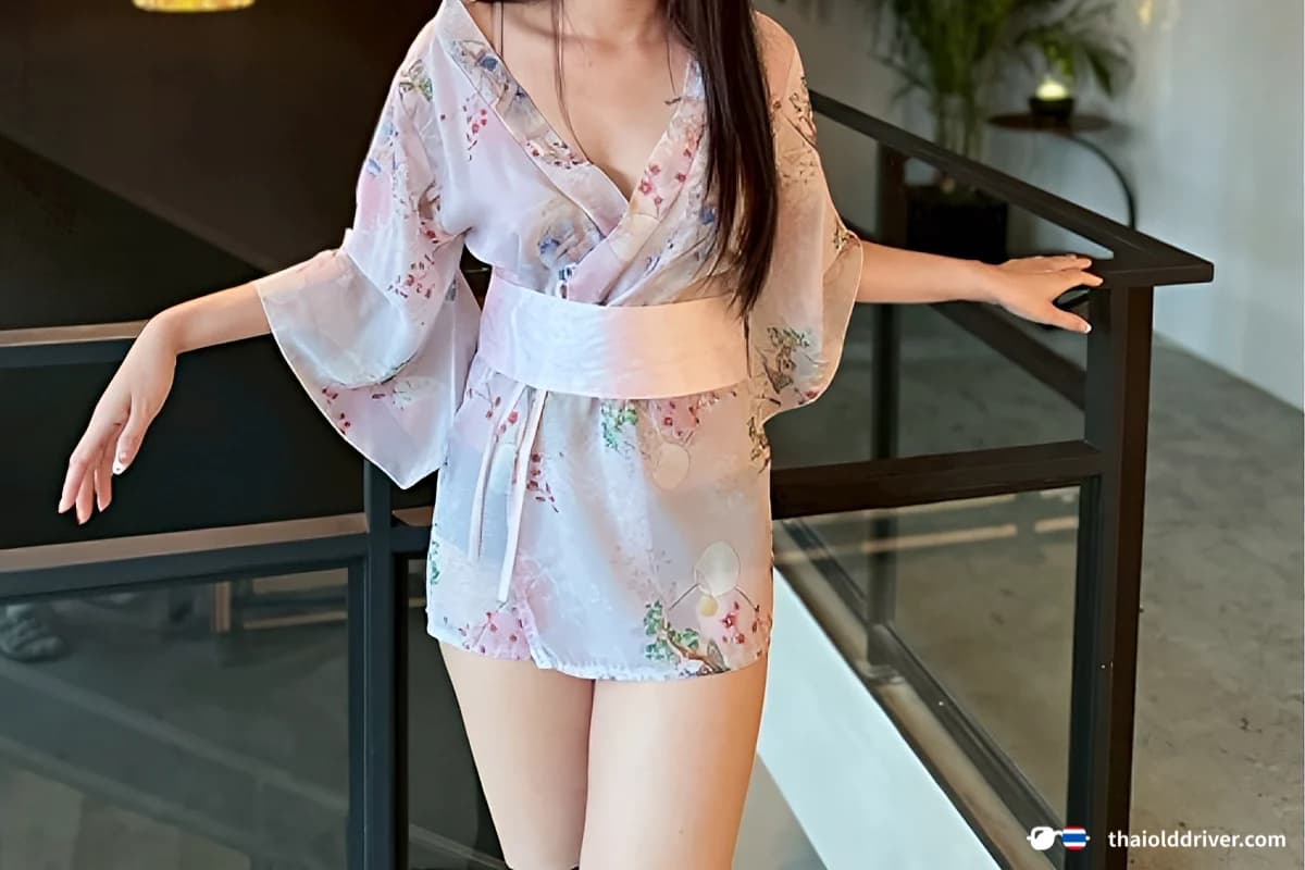 Sento Massage: 舔脚狂魔 Shiho